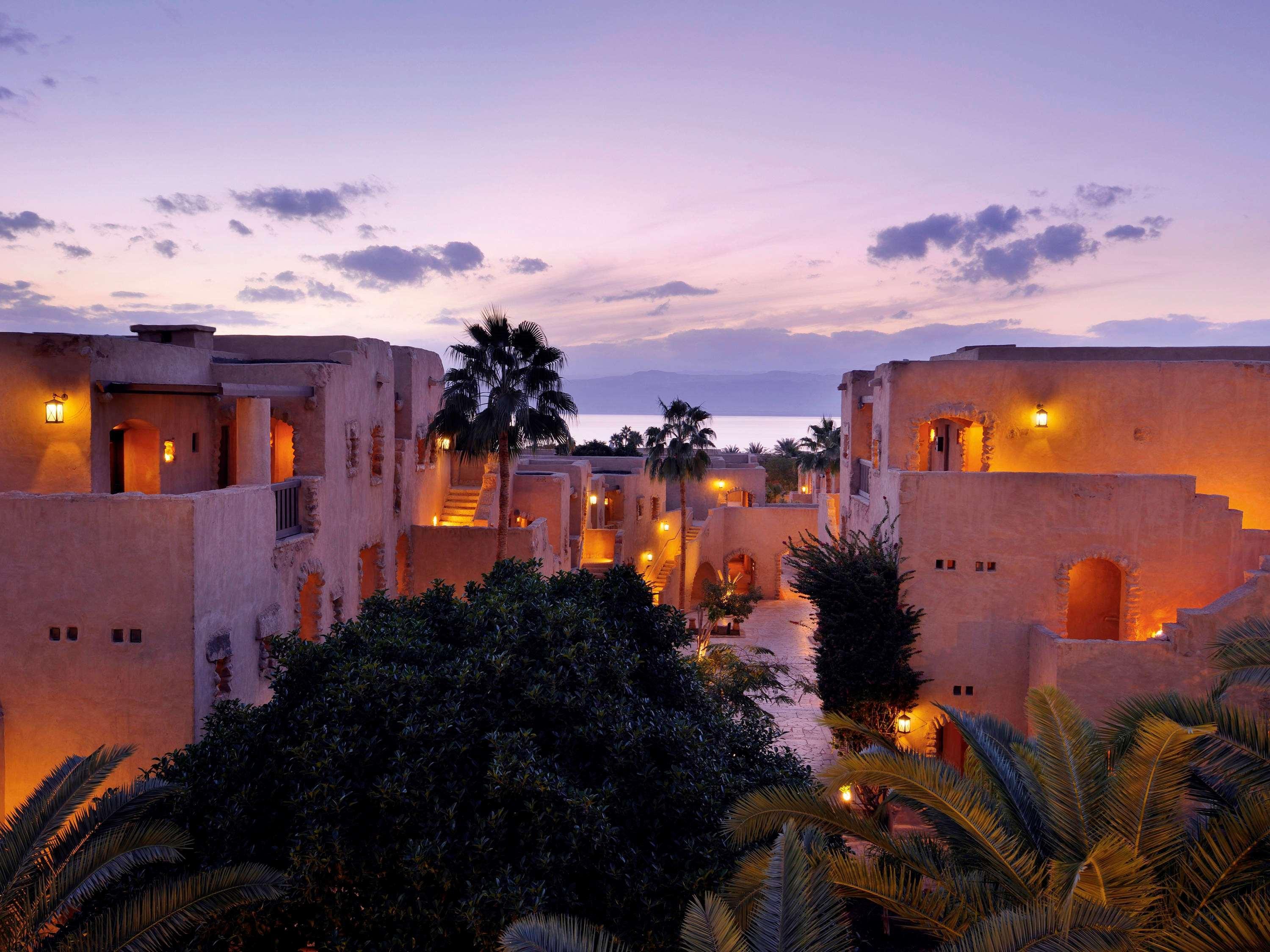 Moevenpick Resort & Spa Dead Sea Sweimeh Esterno foto The Royal Spa at Atlantis Paradise Island