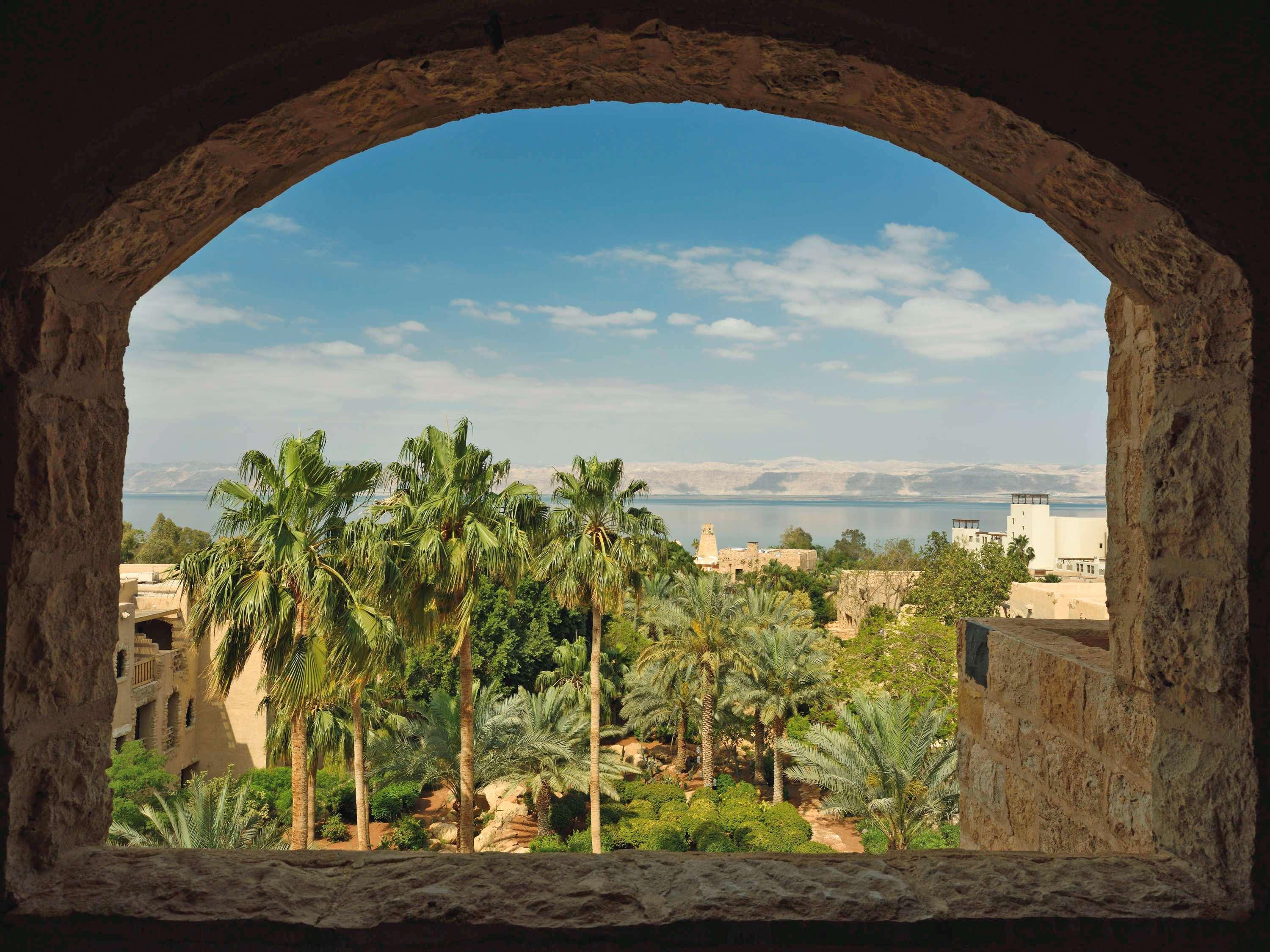 Moevenpick Resort & Spa Dead Sea Sweimeh Esterno foto View of the Dead Sea from the fortress of Qasr el-Hadj