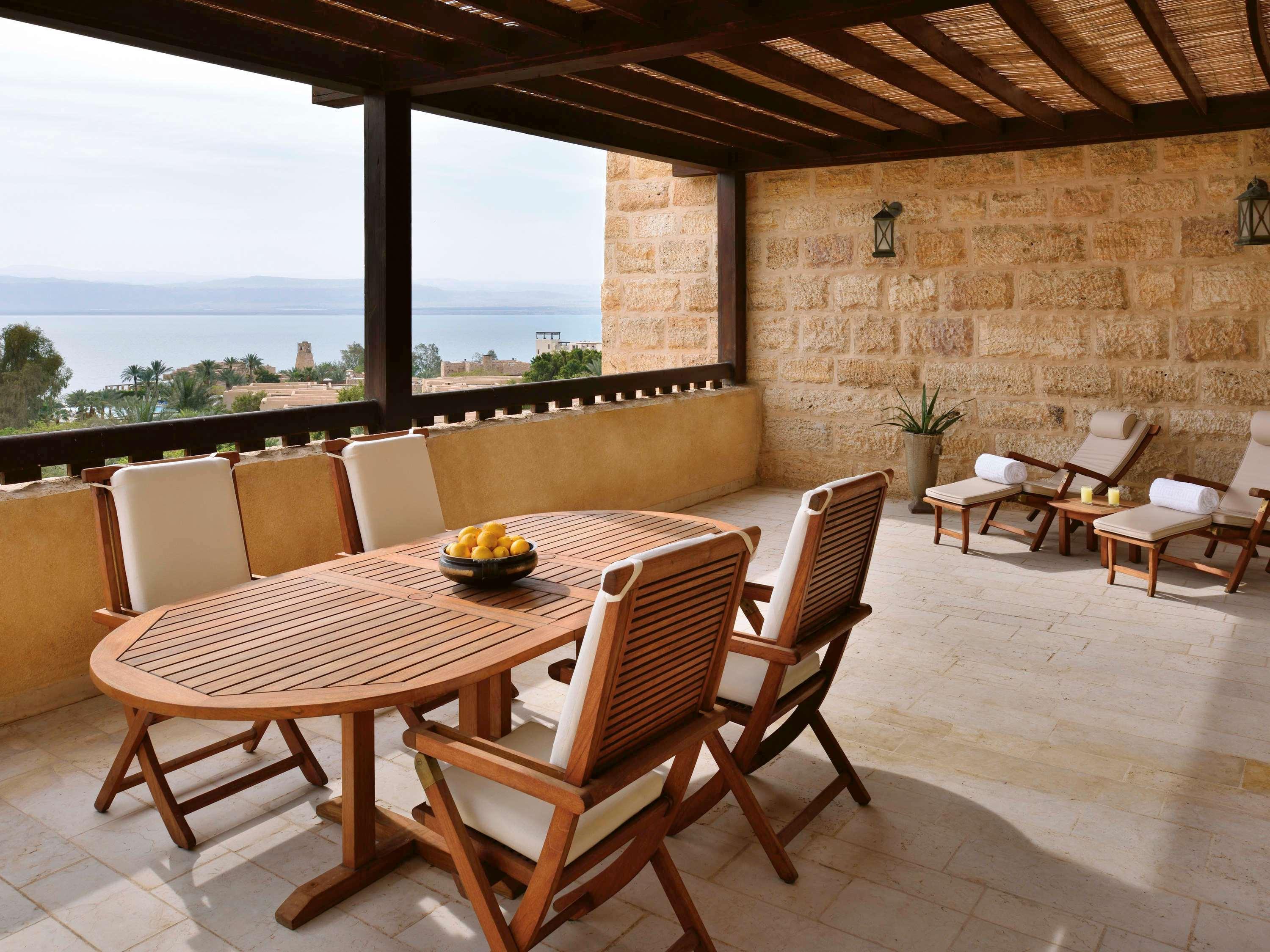 Moevenpick Resort & Spa Dead Sea Sweimeh Esterno foto A balcony at the Four Seasons Hotel, Jerusalem