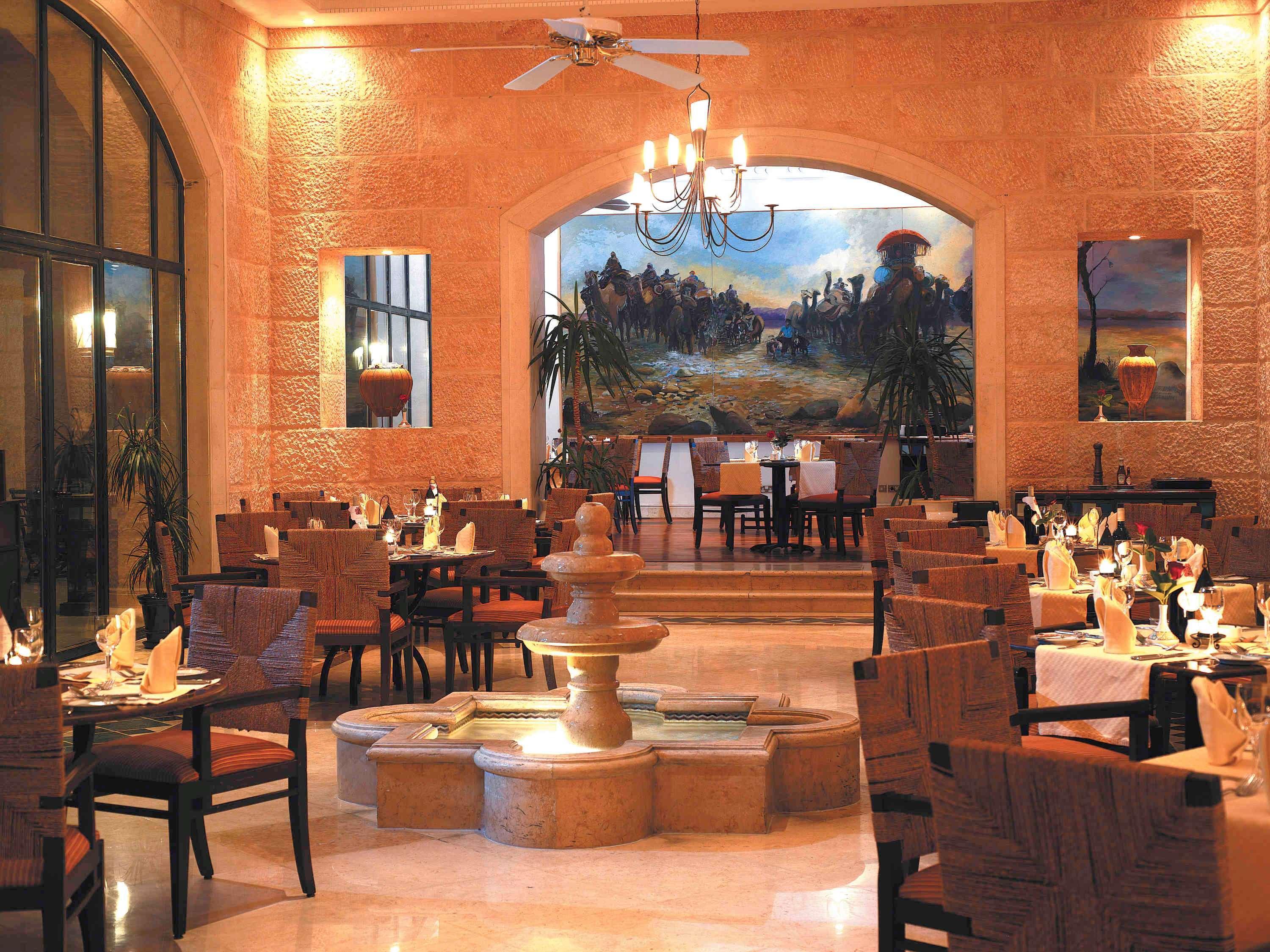 Moevenpick Resort & Spa Dead Sea Sweimeh Esterno foto The restaurant